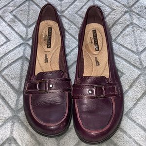 Clarks -♦️Loafers  -super comfortable -size 7 Leather with silver buckle detail